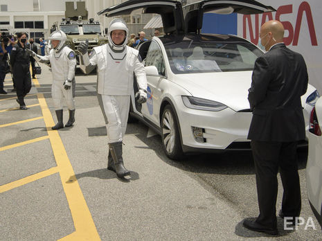 Частная компания SpaceX впервые отправляет астронавтов в космос. Онлайн-трансляция
