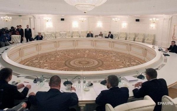 Зеленский утвердил состав делегации Украины в Минске