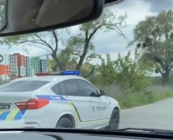 Под Киевом видели роскошный полицейский BMW X4