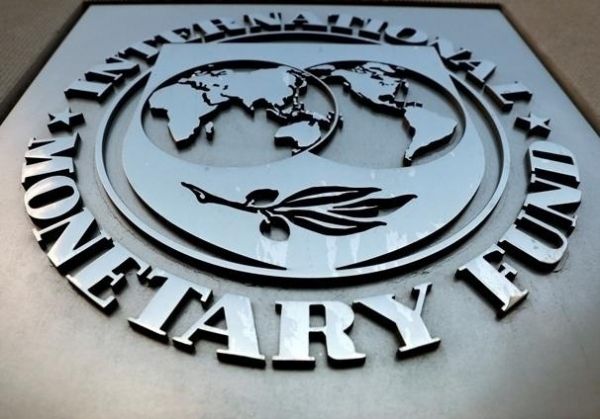 Шесть из десяти украинцев не поддерживают сотрудничество с МВФ 