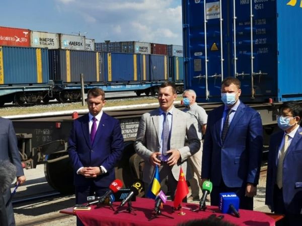 В Украину прибыл первый контейнерный поезд  из Уханя [фото, видео]