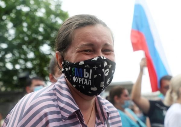 В Хабаровске дождь не помешал очередному протесту против Путина