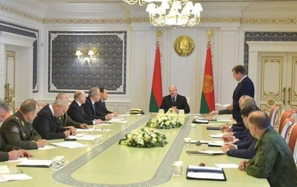 Лукашенко назвал протестующих безработными с криминальным прошлым