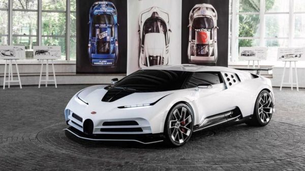 Автопарк Роналду пополнился элитным Bugatti