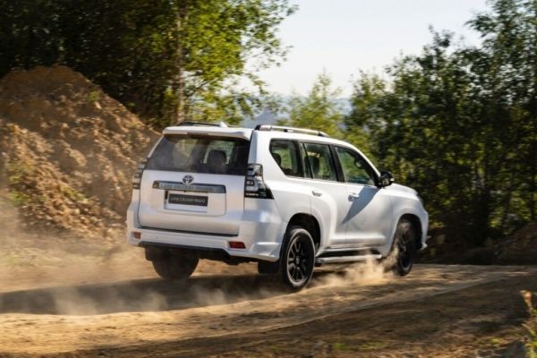 Toyota показала Land Cruiser Prado на официальных снимках