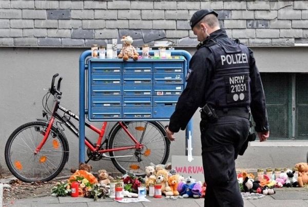 В Германии 27-летнюю женщину обвиняют в убийстве пяти своих детей