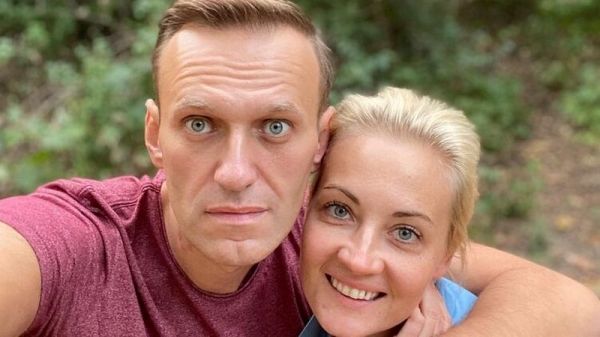 Навальный рассказал, кому он обязан жизнью