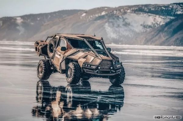 Мужчина превратил Toyota Land Cruiser в броневик в стиле фильма «Безумный Макс»