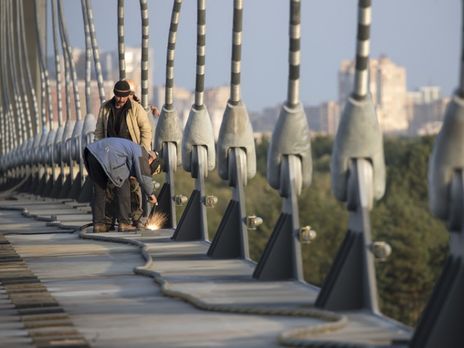 Кличко: Подольско-Воскресенский мост будет стоять на постоянных опорах уже до конца октября