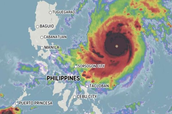 На Филиппины надвигается мощный тайфун: эвакуировали сотни тысяч людей