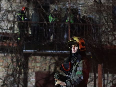 В Киеве горело административное здание, погибли люди