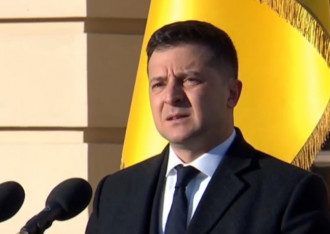     На волосок от гибели: станет ли 2021-й лебединой песней Зеленского и Рады    