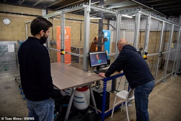 В Европе распечатали на 3D-принтере электромобиль