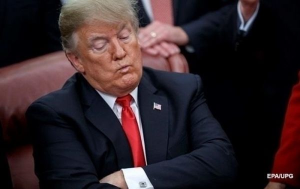 Два банка отказались обслуживать Трампа