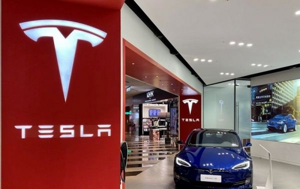 Tesla придется отозвать 158 тысяч своих электромобилей