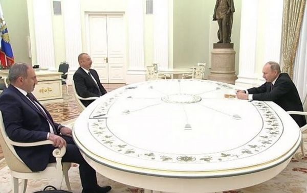 В РФ Путин проводит встречу с главами Азербайджана и Армении