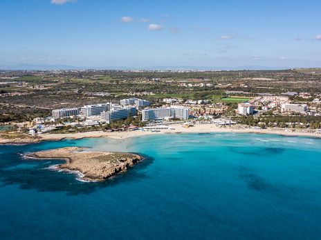 Кипр разрешил въезд туристов с 1 марта