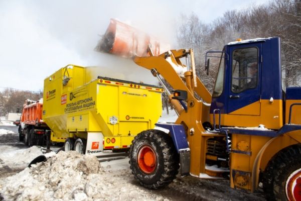 Кличко показал, как в Киеве с помощью снегоплавильных установок убирают снег 