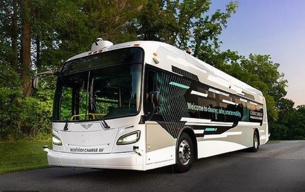 В США представили беспилотный электробус от New Flyer