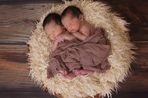 В мире зафиксировали рекорд рождаемости близнецов