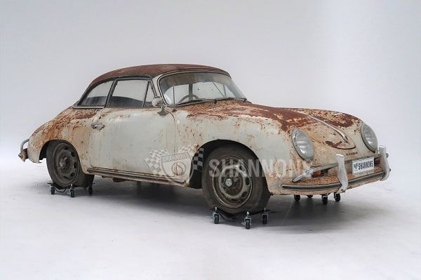 Ржавый 50-летний Porsche продали на аукционе за впечатляющую сумму