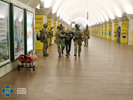 СБУ ночью провела в киевском метро антитеррористические учения. Видео