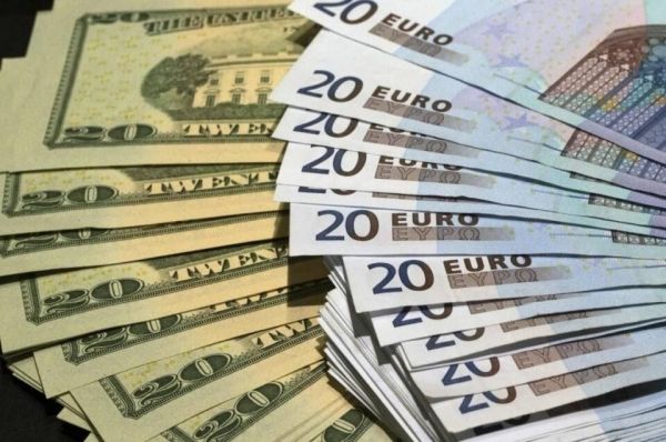 Доллар идет вверх: аналитики ответили, ждать ли курса 28 гривен