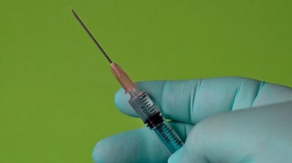 В Канаде медики посоветовали заменить вторую дозу AstraZeneca другой вакциной