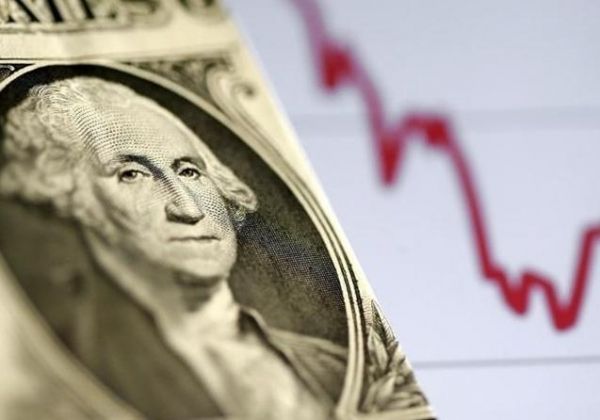 Гривна дешевеет после скандала в НБУ: чего ждать от доллара в июле 
