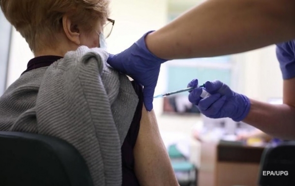 В Украине значительно ускорилась COVID-вакцинация