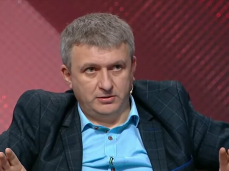 "Вручать подозрения под любым предлогом". Политолог Романенко заявил, что силовики получили команду об атаке на Кличко