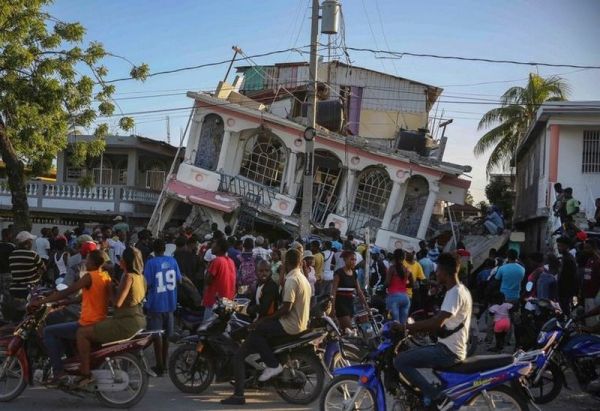 Землетрясение на Гаити: уже более 300 погибших