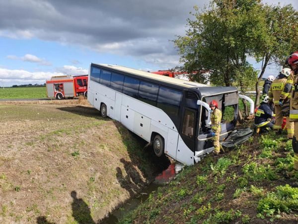 В Польше автобус с дошкольниками слетел в кювет