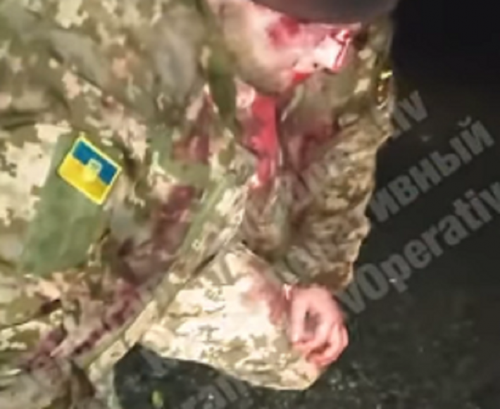На колени, фашист: на Волыни снова зверски избили бойцов ВСУ и сняли все на видео