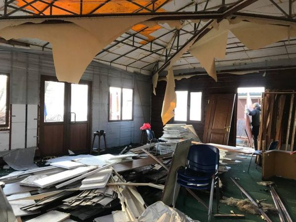В Днепре на Набережной Победы демонтировали незаконное сооружение (Фото)