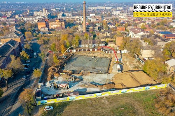 В Кривом Роге строят по новейшим технологиям двухэтажный бассейн (Фото)