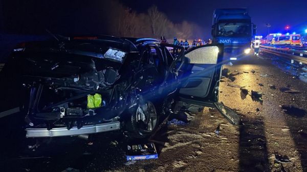 В Германии из-за ледяного дождя столкнулись сразу 50 автомобилей