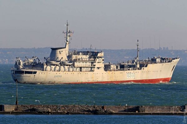 Резников заявил, что украинский корабль у берегов Керченского залива ничего не нарушал - Новости политики