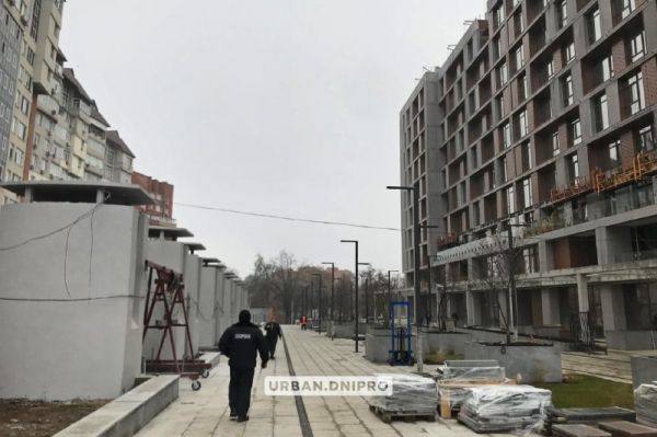 В Днепре продолжаются ремонтные работы на бульваре Кучеревского (Фото)