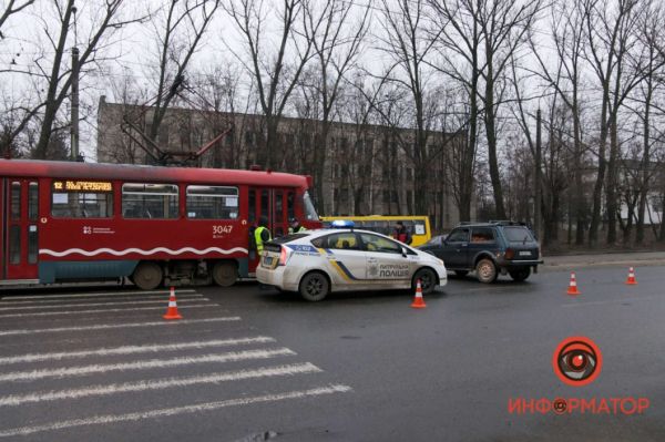 В Днепре водитель «Нивы» сбил женщину на проспекте Хмельницкого (Фото)