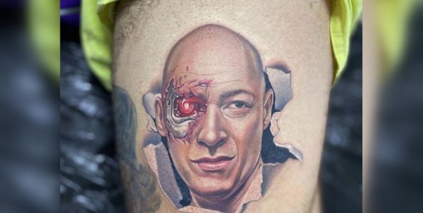 «ГордоНатор»: фанат известного журналиста сделал на ноге татуировку с его изображением