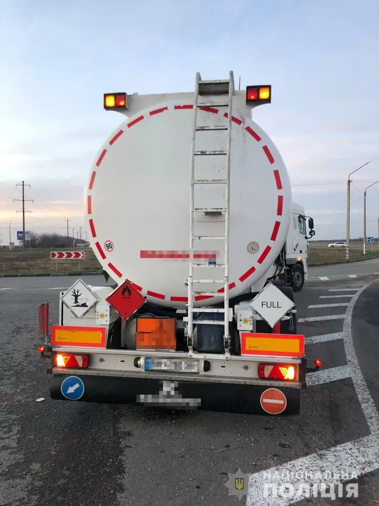 Бердянські поліцейські виявили незаконне перевезення понад 70 тон дизельного пального