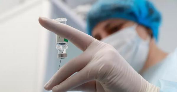 Во Франции детям по ошибке ввели двойную дозу COVID-вакцины  - Коронавирус