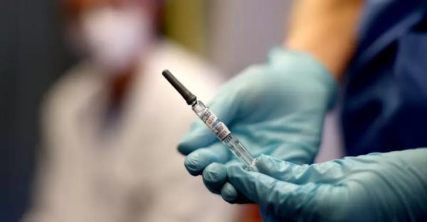 В Бразилии медсестра по ошибке ввела младенцам COVID-вакцину, детей госпитализировали - Коронавирус