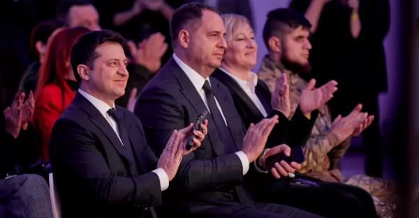 Зеленский наградил волонтеров - Новости политики