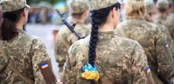 
14 специальностей, 6 профессий. У Минобороны готов новый приказ о воинском учете женщин 