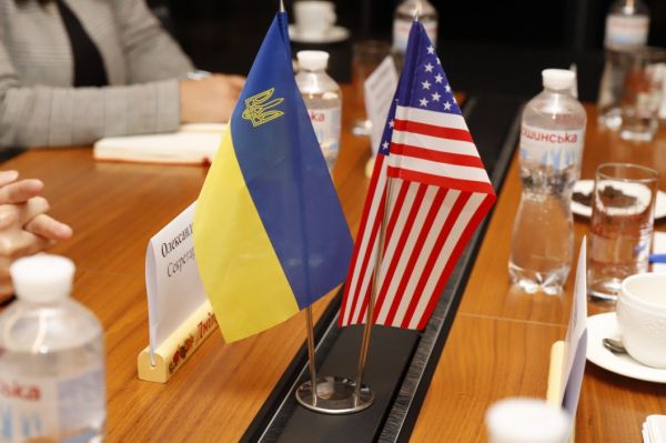 В Днепре секретарь горсовета встретился с Временно поверенной в делах США в Украине