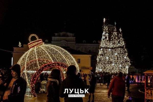 В Украине назвали ТОП-10 лучших новогодних елок (Фото)