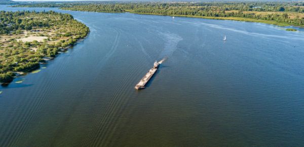 
Украина закрыла внутренние водные пути для российских судов 
