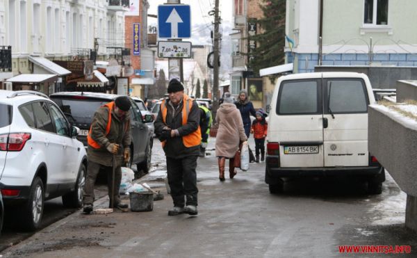 В’їзд на площу Ліверпуль тепер закритий. Встановили обмежувальні стовпчики                     
